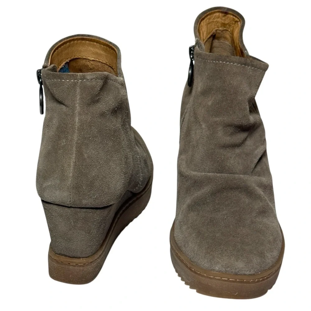 SOFFT Aqua Siri Taupe Suede Waterproof Zip Slouch Wedge Ankle Boots Size 8